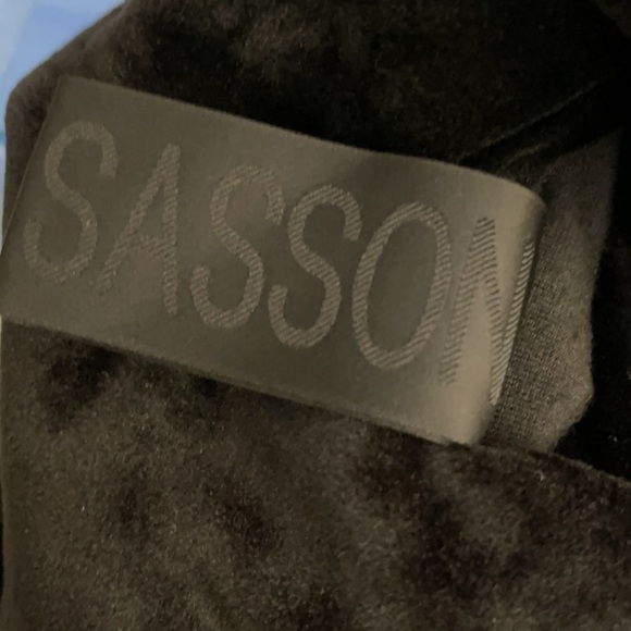 KEDEM Sasson Black Label Black Velour with Charcoal / Grey Knit Sleeves Top OS - Picture 8 of 10